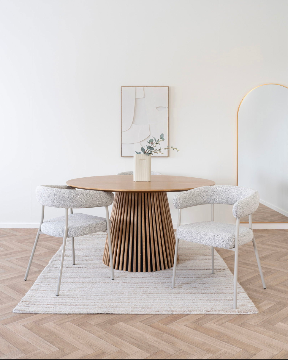 House Nordic Trivio Eetkamerstoel – Bouclé – Zand met Grijze Poten